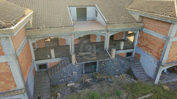 casa indipendente in vendita ad Aci Catena