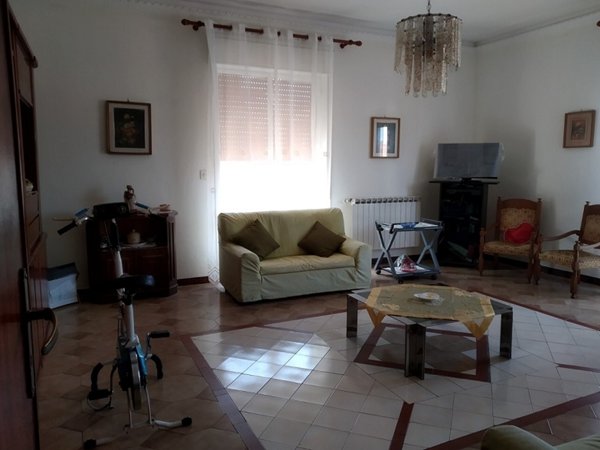 appartamento in vendita ad Aci Catena