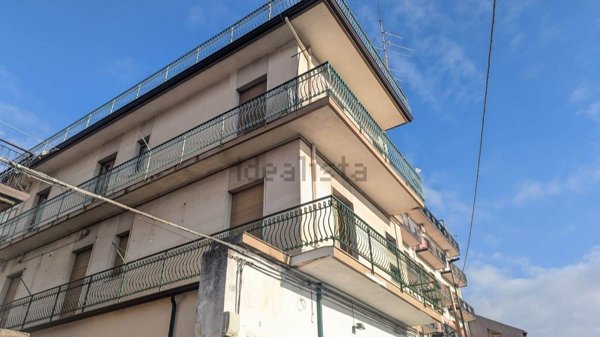 appartamento in vendita ad Aci Catena