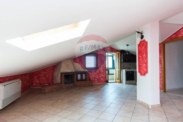 appartamento in vendita ad Aci Catena