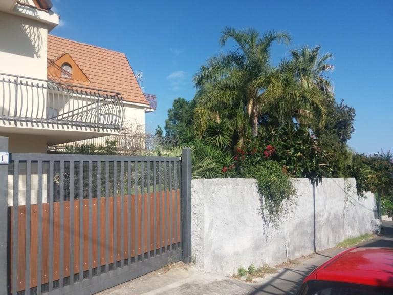 casa indipendente in vendita ad Aci Catena in zona Aci San Filippo