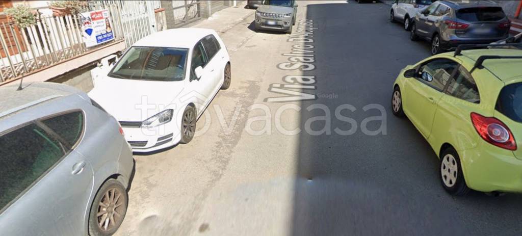 appartamento in vendita ad Aci Catena