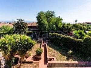 casa indipendente in vendita ad Aci Catena
