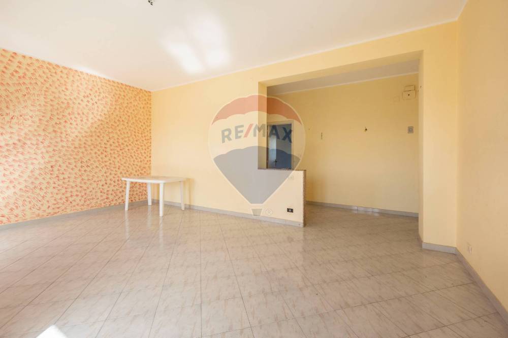 appartamento in vendita ad Aci Catena