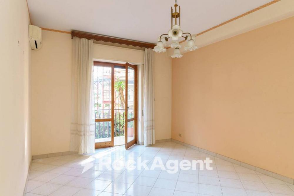 appartamento in vendita ad Aci Catena