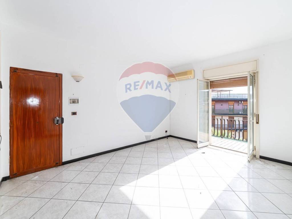 appartamento in vendita ad Aci Catena