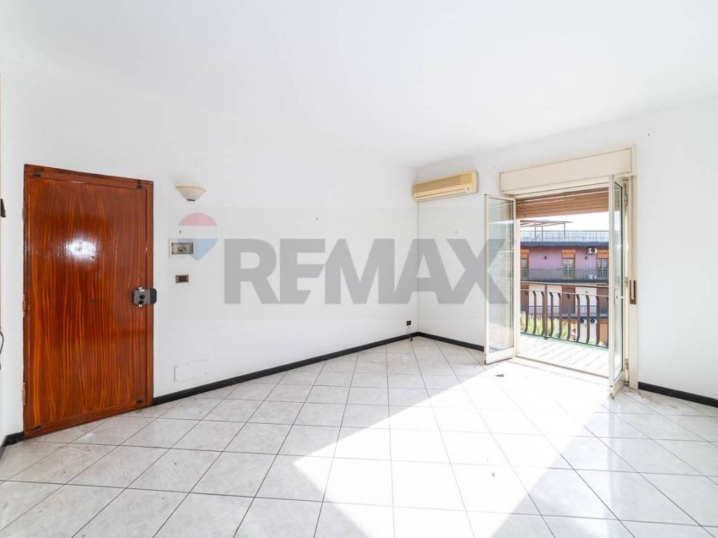 appartamento in vendita ad Aci Catena