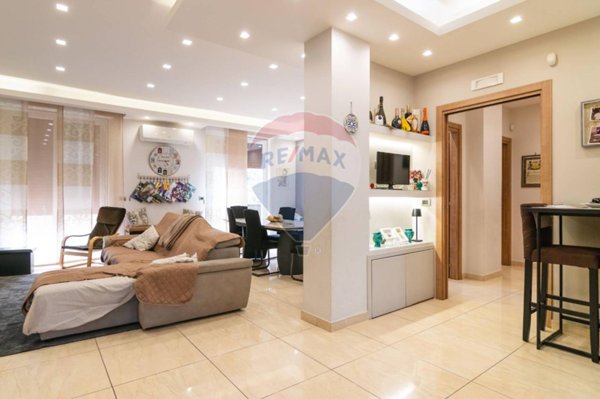 appartamento in vendita ad Aci Catena