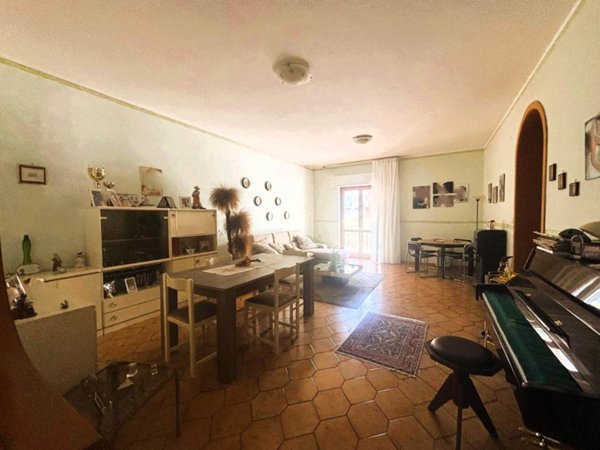 appartamento in vendita ad Aci Catena