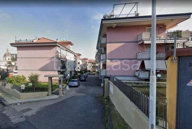 appartamento in vendita ad Aci Catena