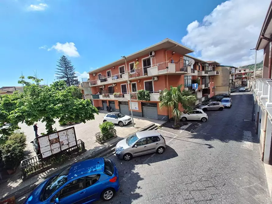 casa indipendente in vendita ad Aci Catena