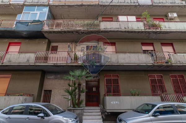 appartamento in vendita ad Aci Catena