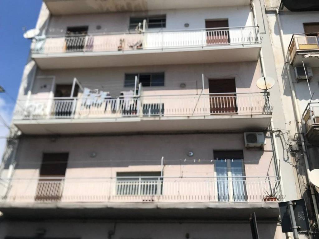 appartamento in vendita ad Aci Catena