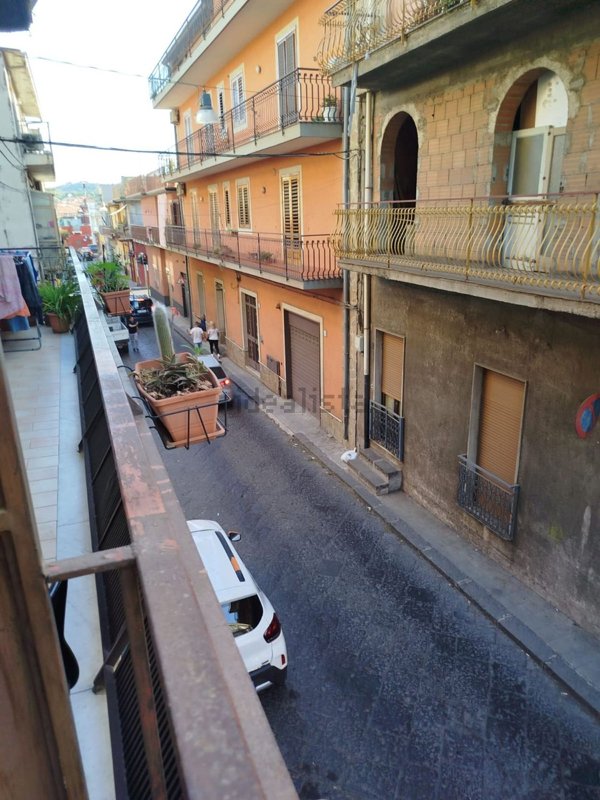 appartamento in vendita ad Aci Catena