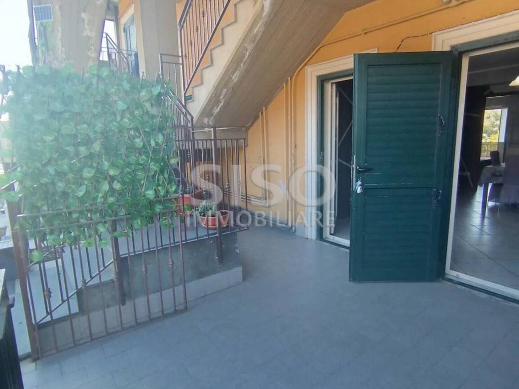 appartamento in vendita ad Aci Catena