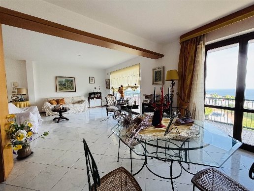 casa indipendente in vendita ad Aci Catena