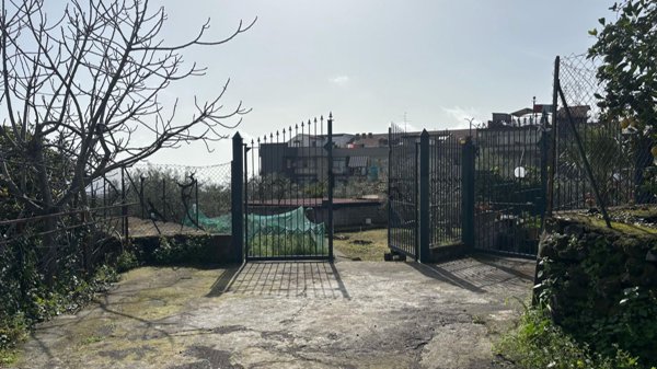 terreno agricolo in vendita ad Aci Catena