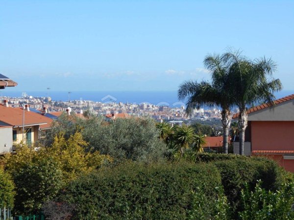 casa indipendente in vendita ad Aci Catena