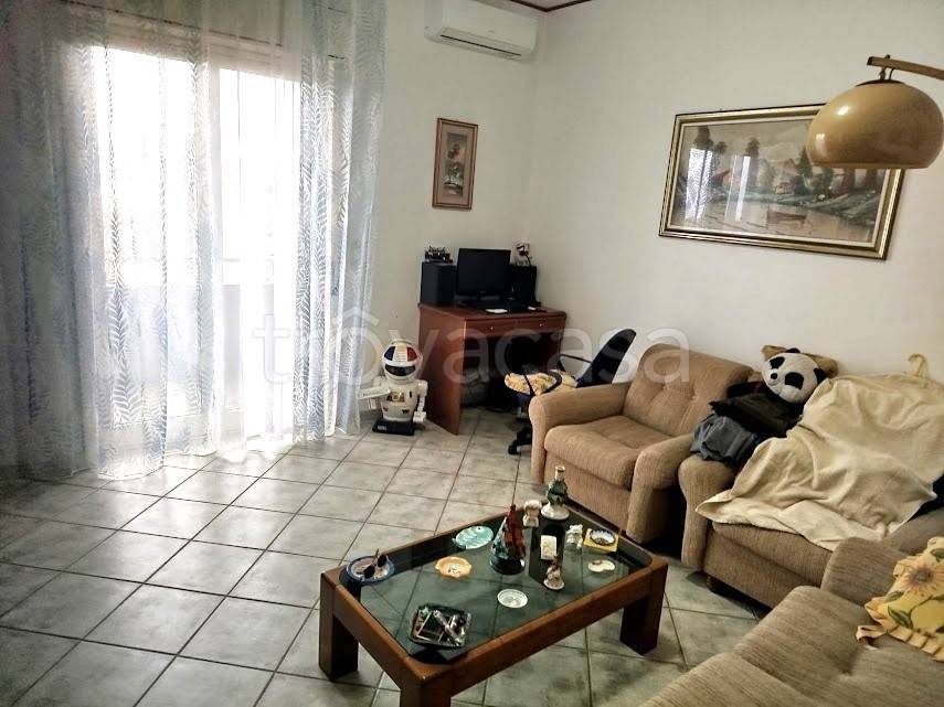 appartamento in vendita ad Aci Catena