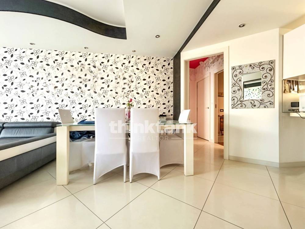 appartamento in vendita ad Aci Catena in zona Vampolieri