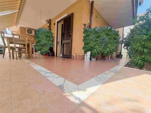 appartamento in vendita ad Aci Catena