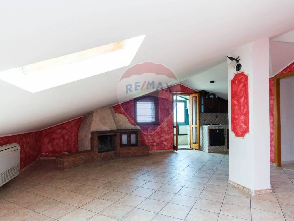 appartamento in vendita ad Aci Catena