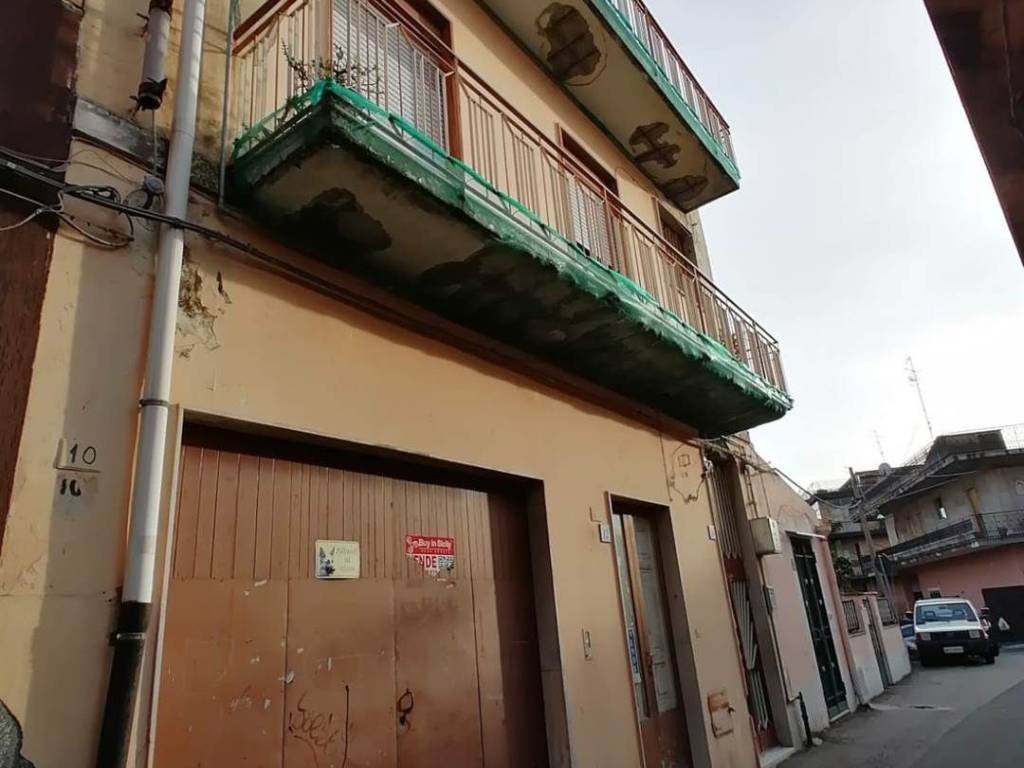 casa indipendente in vendita ad Aci Catena