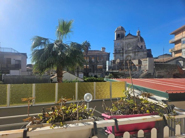 appartamento in vendita ad Aci Catena