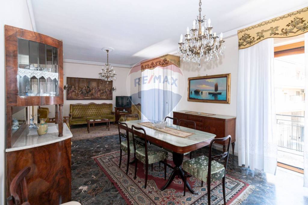 appartamento in vendita ad Aci Catena