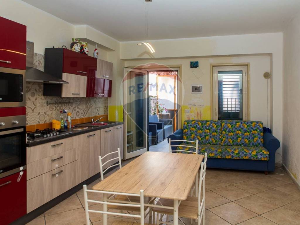 casa indipendente in vendita ad Aci Catena