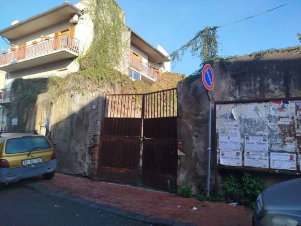 casa indipendente in vendita ad Aci Catena