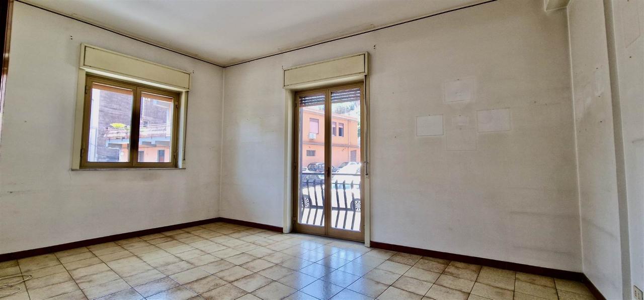 appartamento in vendita ad Aci Catena