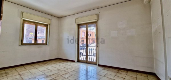 appartamento in vendita ad Aci Catena