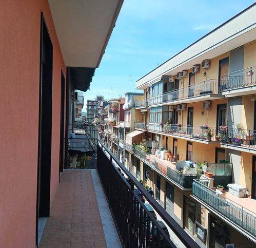 appartamento in vendita ad Aci Catena