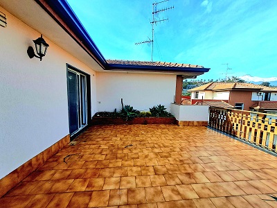 appartamento in vendita ad Aci Catena in zona Aci San Filippo