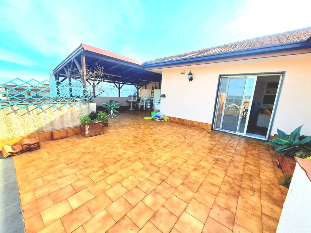 appartamento in vendita ad Aci Catena in zona Aci San Filippo