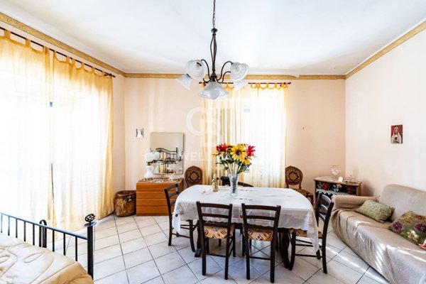 casa indipendente in vendita ad Aci Catena