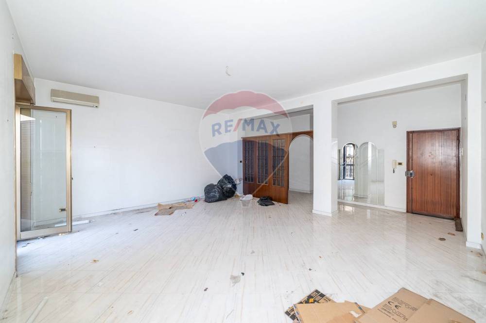 appartamento in vendita ad Aci Catena