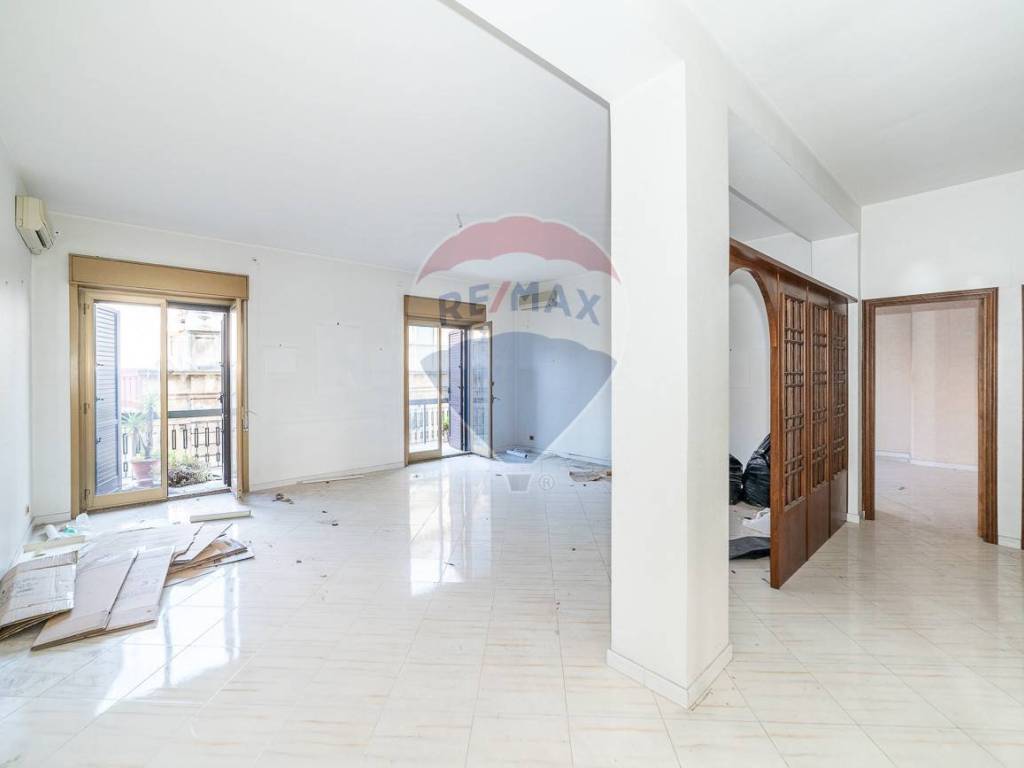 appartamento in vendita ad Aci Catena