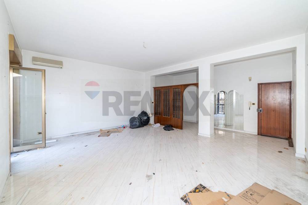 appartamento in vendita ad Aci Catena