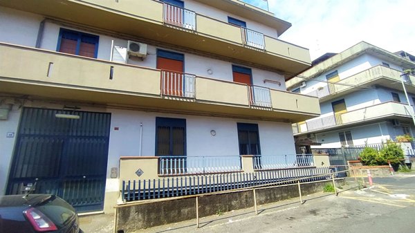 appartamento in vendita ad Aci Catena