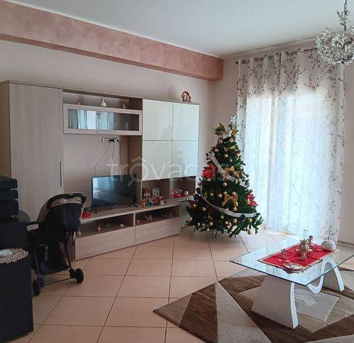 appartamento in vendita ad Aci Catena