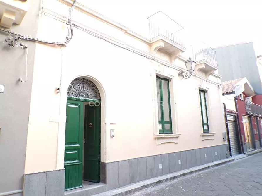 casa indipendente in vendita ad Aci Catena
