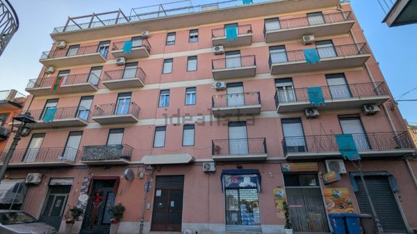 appartamento in vendita ad Aci Catena
