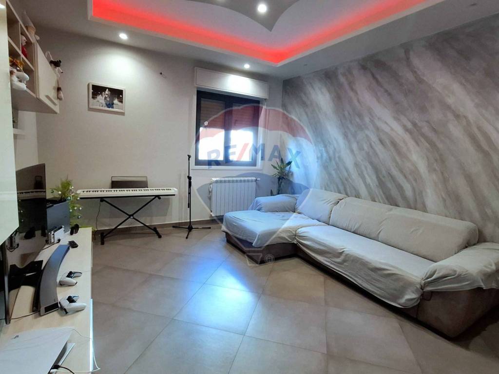 appartamento in vendita ad Aci Catena