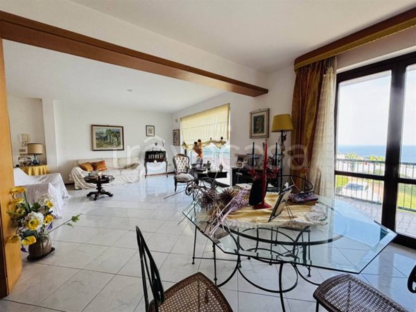 casa indipendente in vendita ad Aci Catena