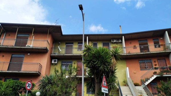 appartamento in vendita ad Aci Catena