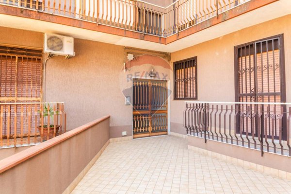 appartamento in vendita ad Aci Catena