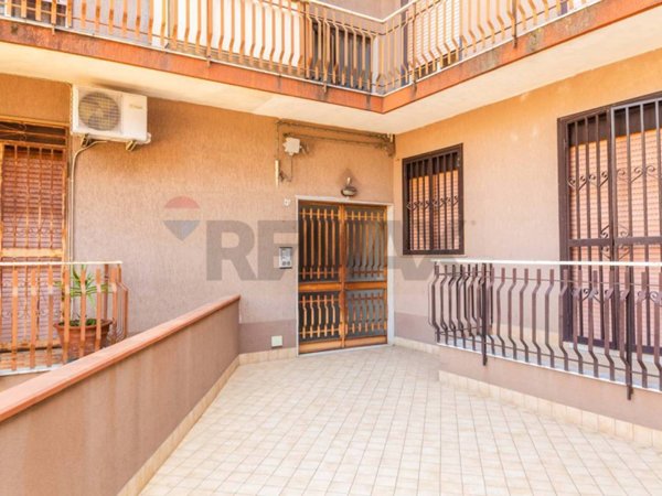 appartamento in vendita ad Aci Catena in zona Aci San Filippo