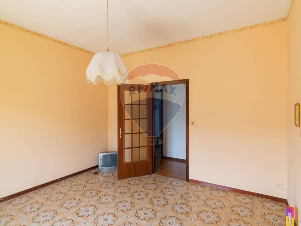 appartamento in vendita ad Aci Catena in zona Aci San Filippo